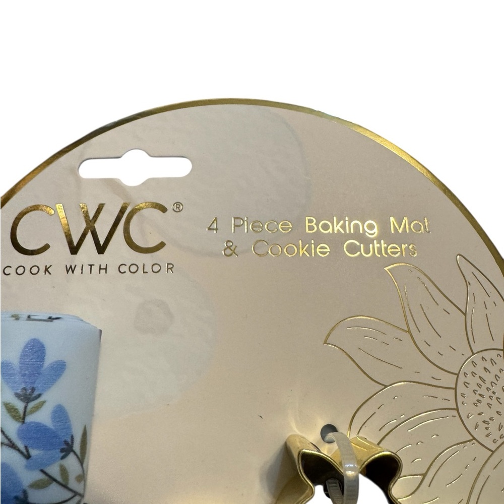 CWC Cook With Color 4 PC Silicone Baking Mat & Cookie Cutters NEW - Picture 2 of 4